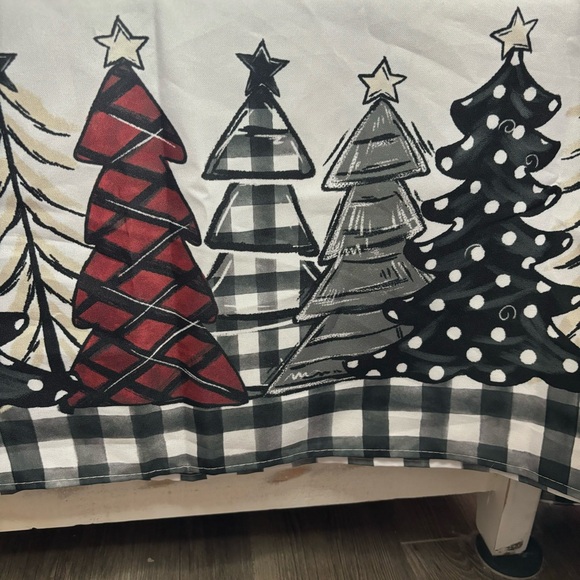 Holiday Tablecloth New Black White Gray Red 58” X 120” Christmas Trees - Picture 4 of 9